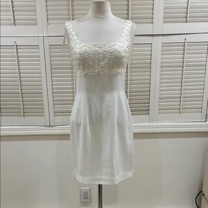 New Vintage Carmen Marc Valvo Elegant White Sleeveless Dress